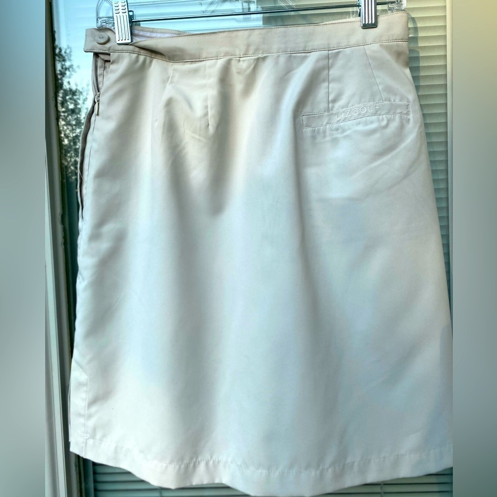 Skort by LizSport Cream Colour Women’s  size 4